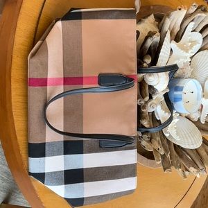 Plaid Style Print Design Bag Tote Overnight Purse Oversize Huge Big Tan White